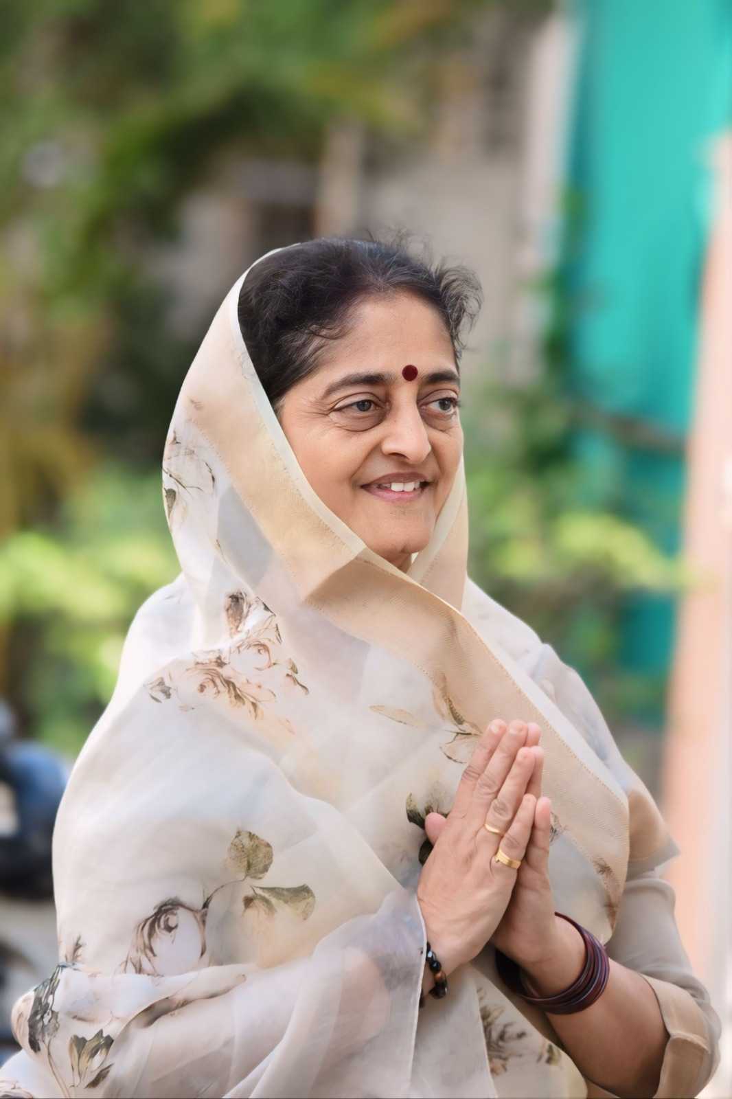 श्रीमती स्मिताताई वाघ